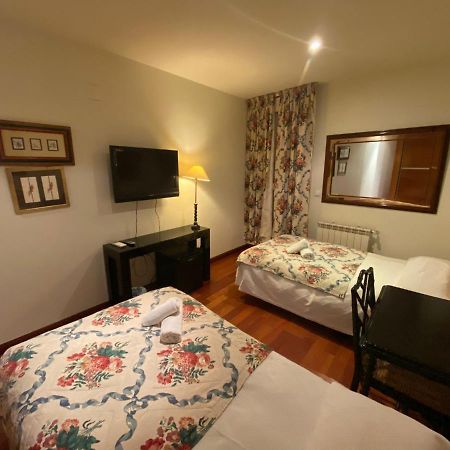 Ch Hostal Victoria Cuenca  Dış mekan fotoğraf