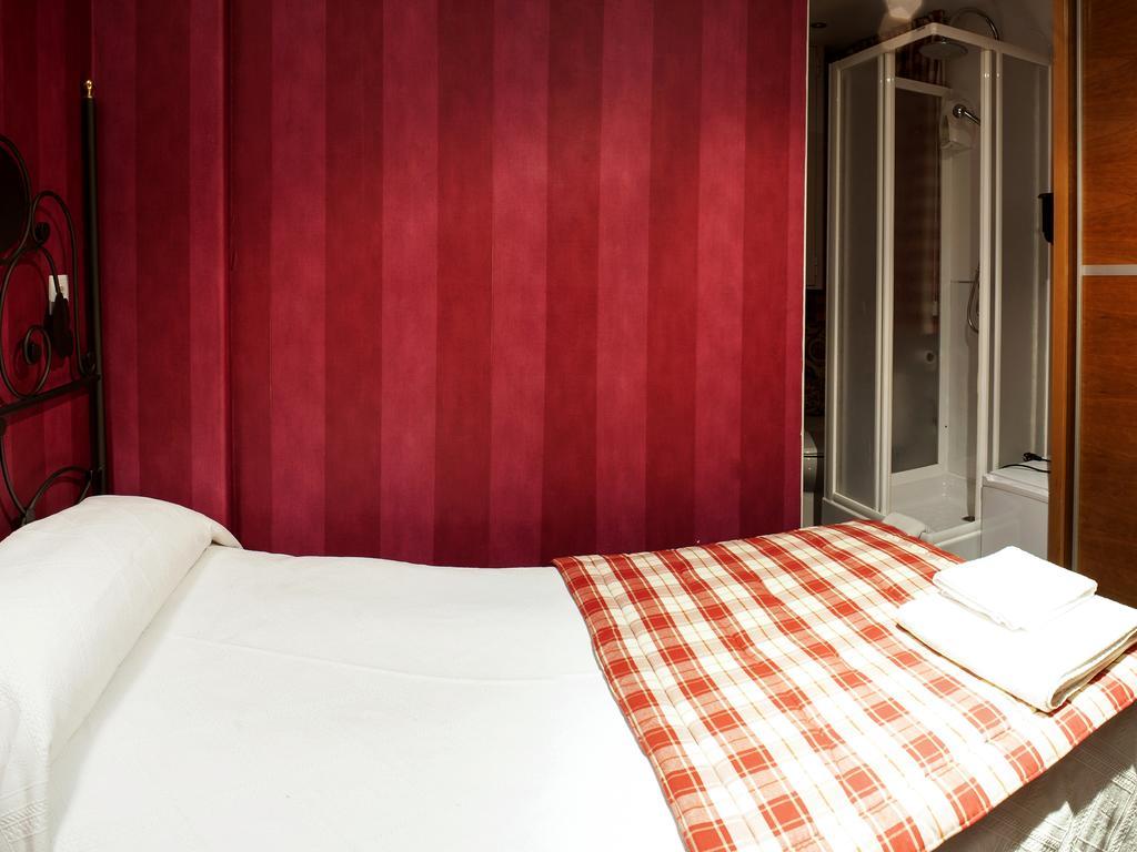 Ch Hostal Victoria Cuenca  Dış mekan fotoğraf