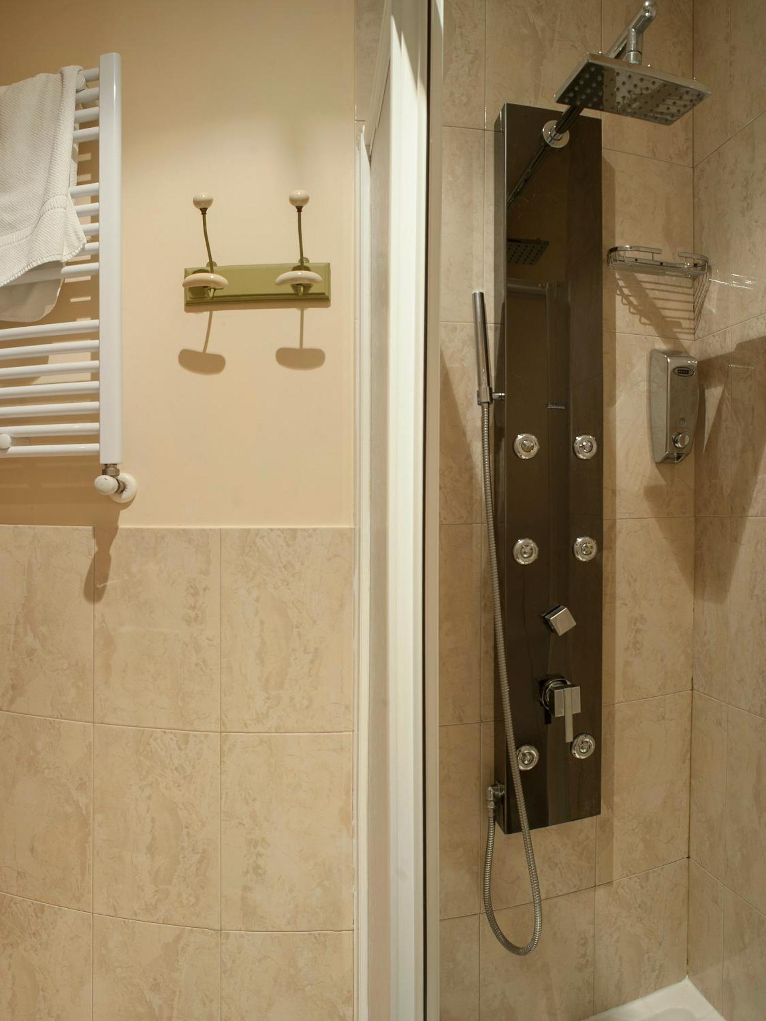 Ch Hostal Victoria Cuenca  Dış mekan fotoğraf