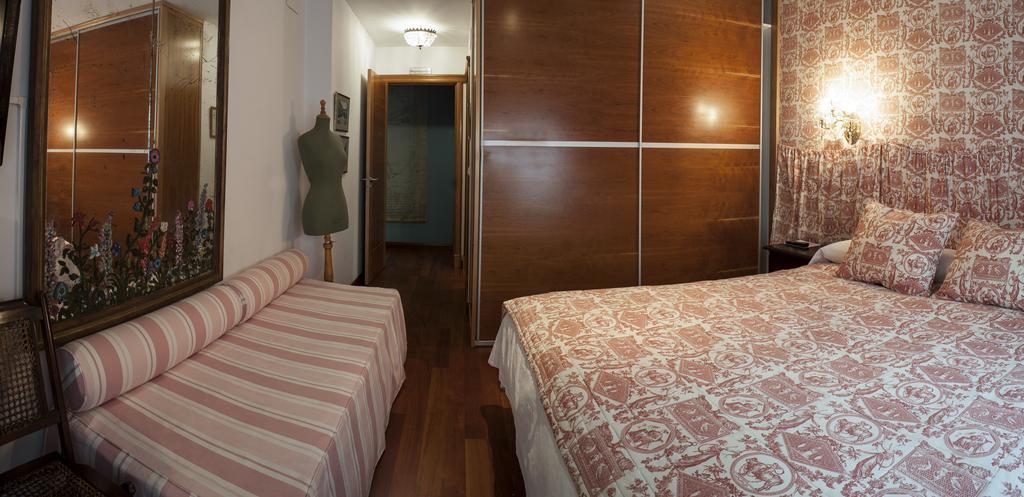 Ch Hostal Victoria Cuenca  Dış mekan fotoğraf